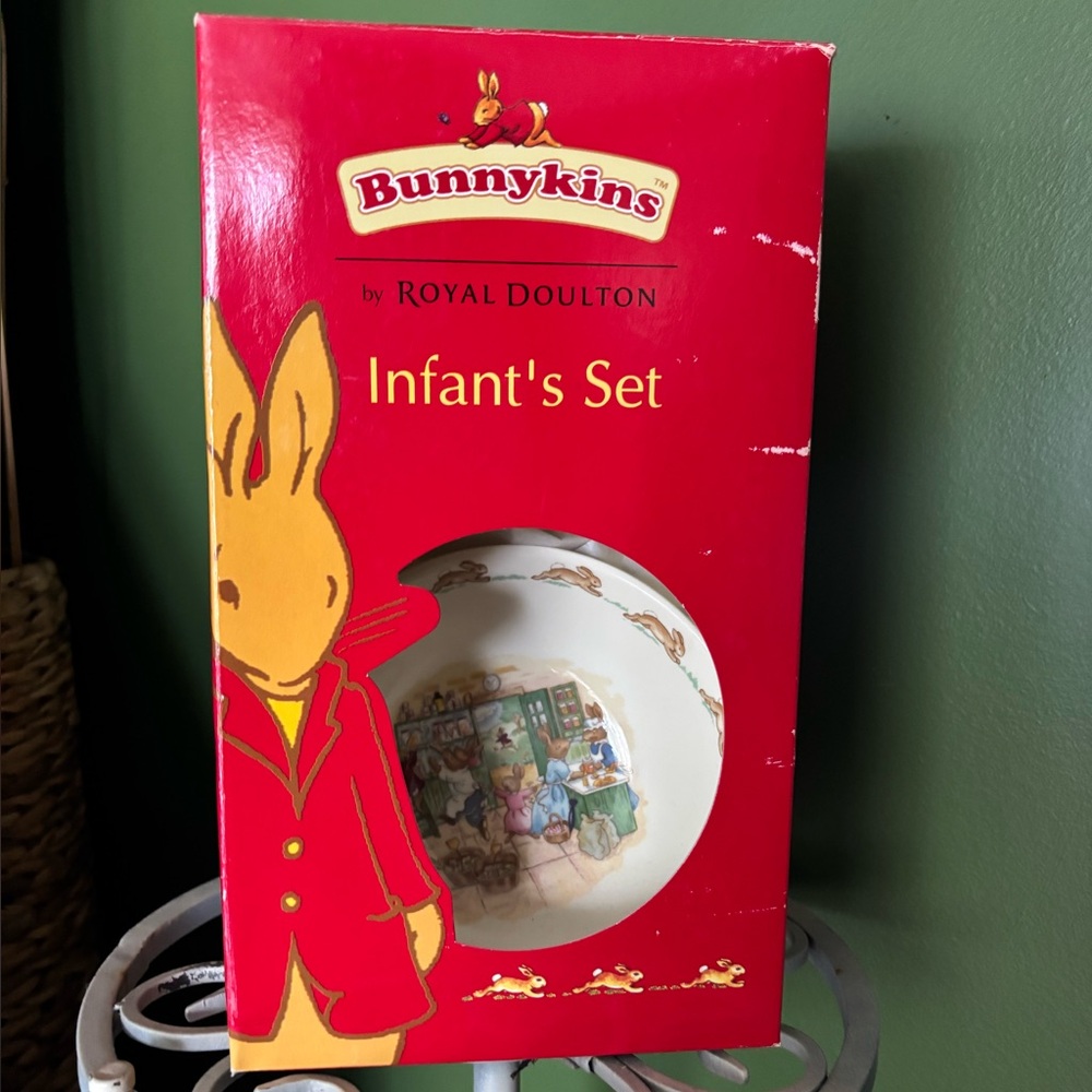 Royal Doulton Bunnykins Infant's Set - Red and White